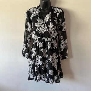 Francesca’s Black Floral Godet Mini Dress small